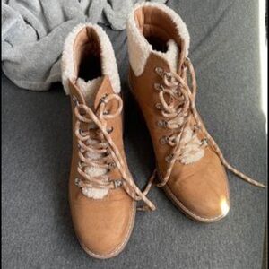 fur lined boots only worn about 3 times